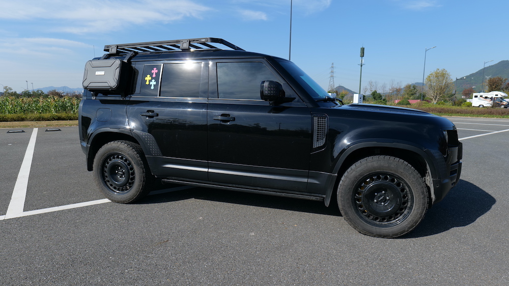 Land Rover Defender 110 Roof Rack & Side Ladder